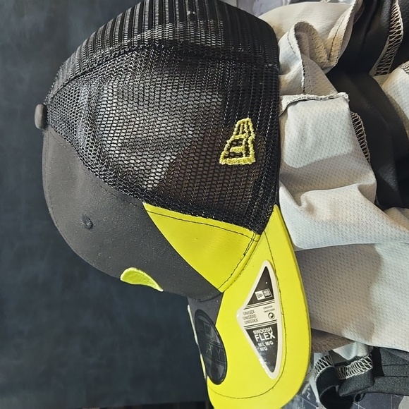 McLaren Formula 1 Racing Team Cap - Picture 2 of 6